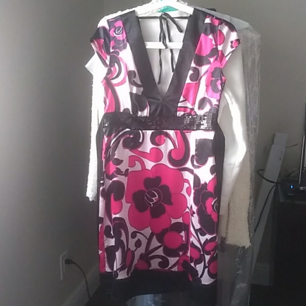 Sequin belt short dress